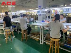 The workers of ACE are manufacturing STP series LED Vapor Tights seriously and responsibly